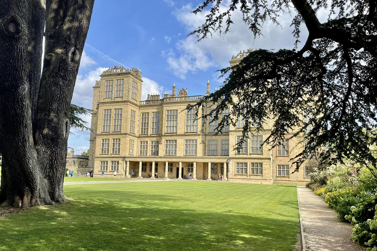 Hardwick Hall Chesterfield in the summertime