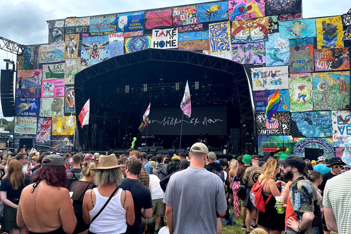 confidence man at glastonbury